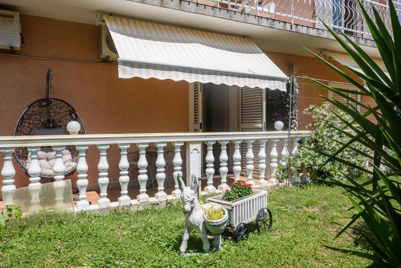 Ferienwohnung Vikeli Trogir Exterior foto