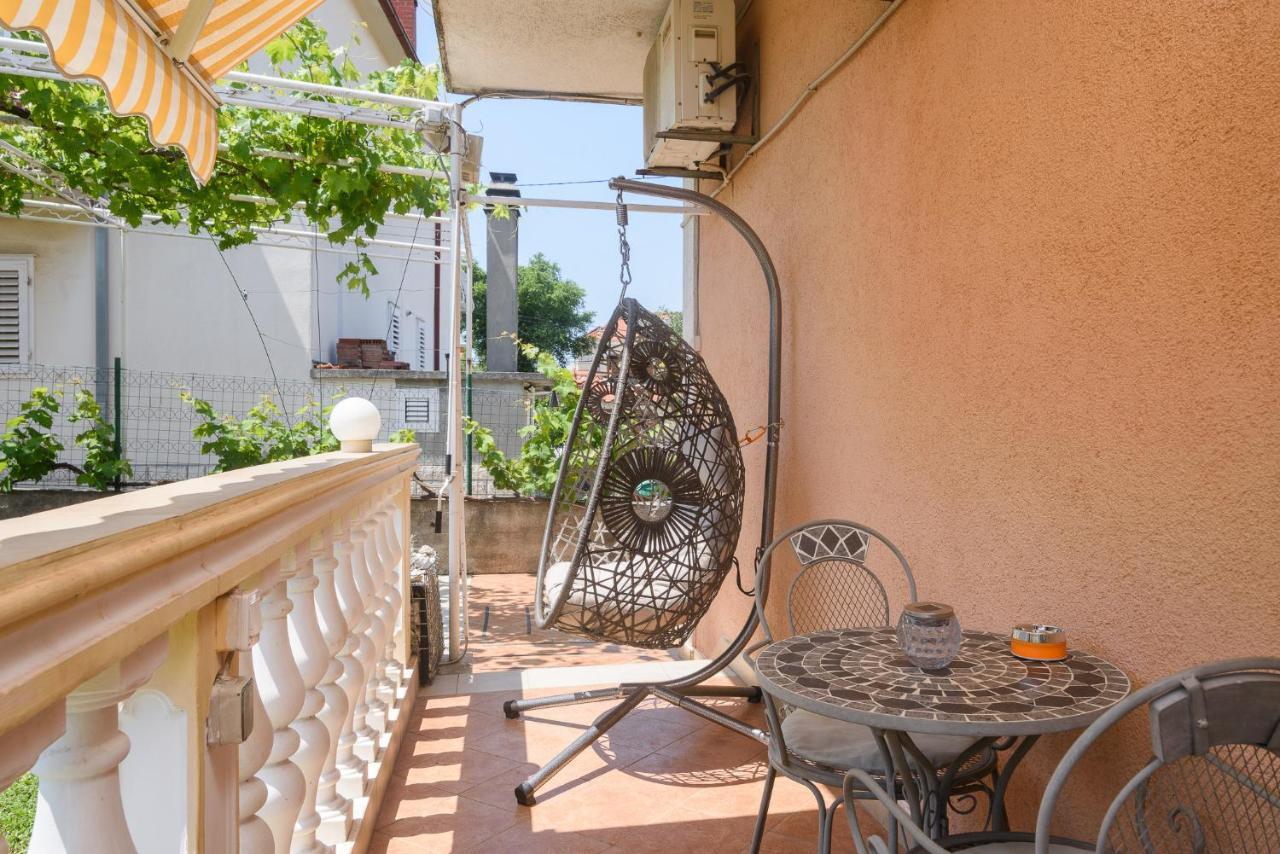 Ferienwohnung Vikeli Trogir Exterior foto